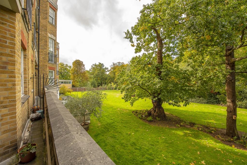 1 bedroom apartment for rent in Chapman Square London SW19