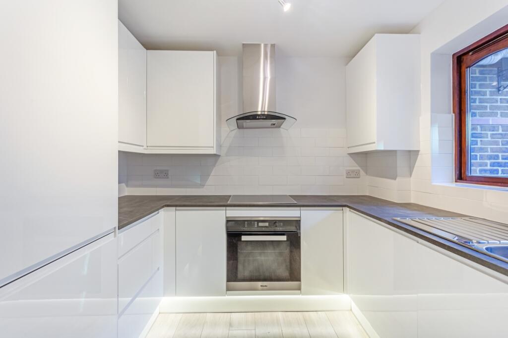 Main image of property: Sheet Street Windsor SL4