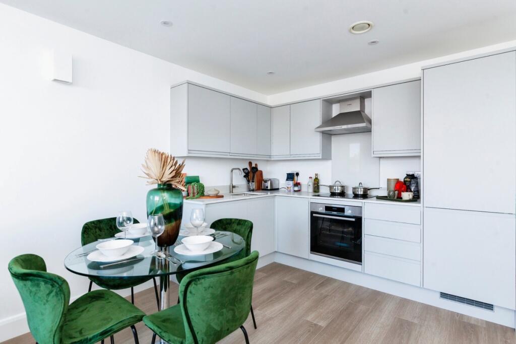 Main image of property: High Street Slough SL1