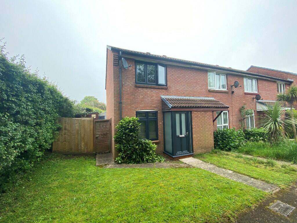 2 bedroom end of terrace house for sale in Allington Close, Taunton