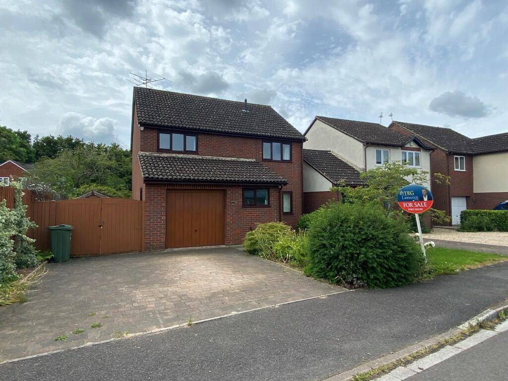 4 bedroom detached house for sale in Thames Drive, Taunton, Somerset, TA1