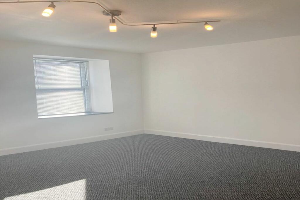 Additional property image - 269, High Street Flat 2-2, Arbroath, DD111EE