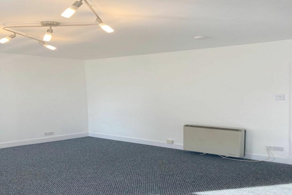 Additional property image - 269, High Street Flat 2-2, Arbroath, DD111EE