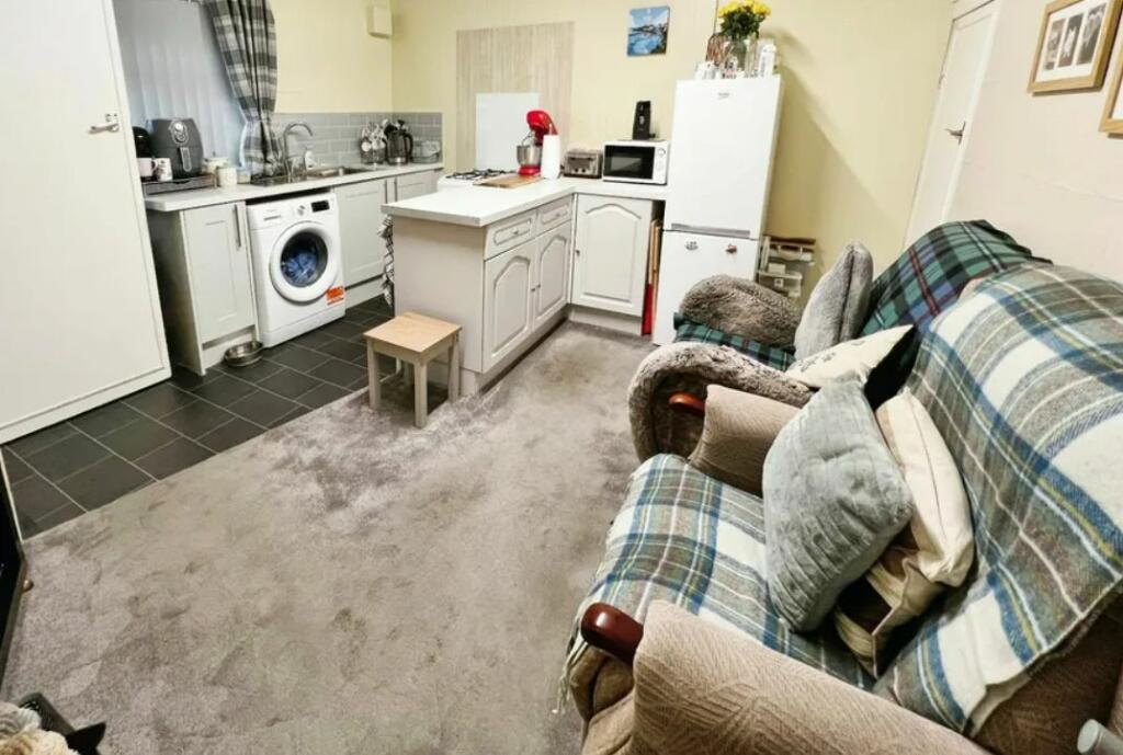 Additional property image - 15, Muffit Lane, Gomersal, Cleckheaton, BD194QS