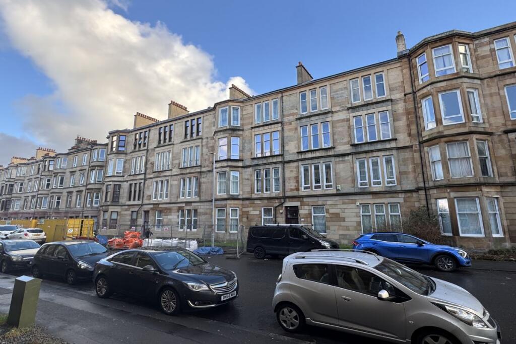 Main image of property:  221, Langside Road, Flat 1-1, Queens Park, Glasgow, G428XY