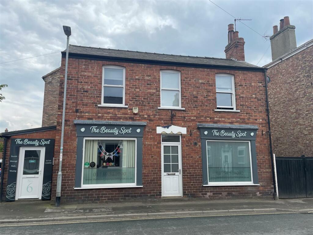 Commercial property for sale in Chapmangate, Pocklington, YO42