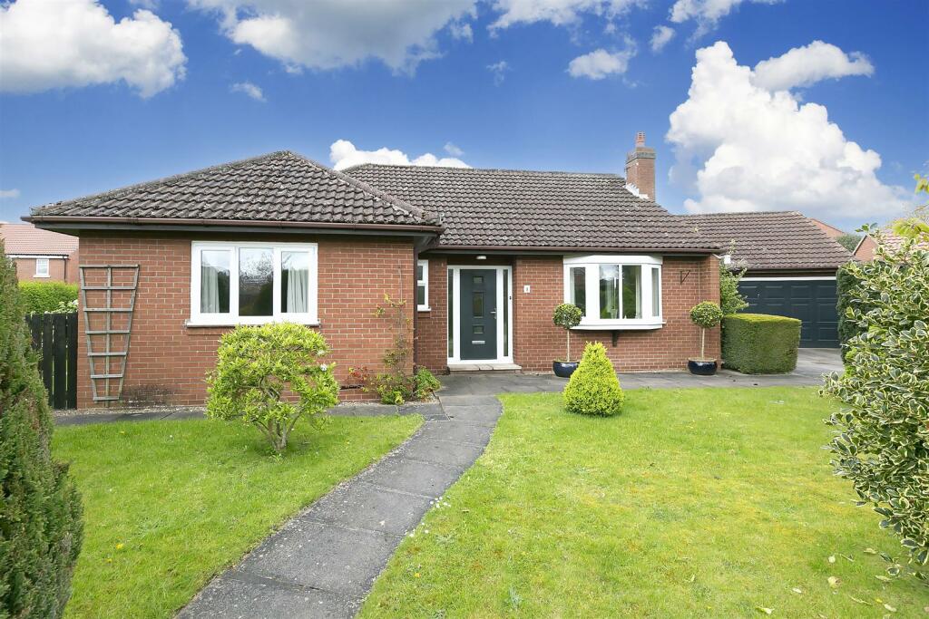 3 bedroom detached bungalow for sale in Andrews Court , Yapham Road