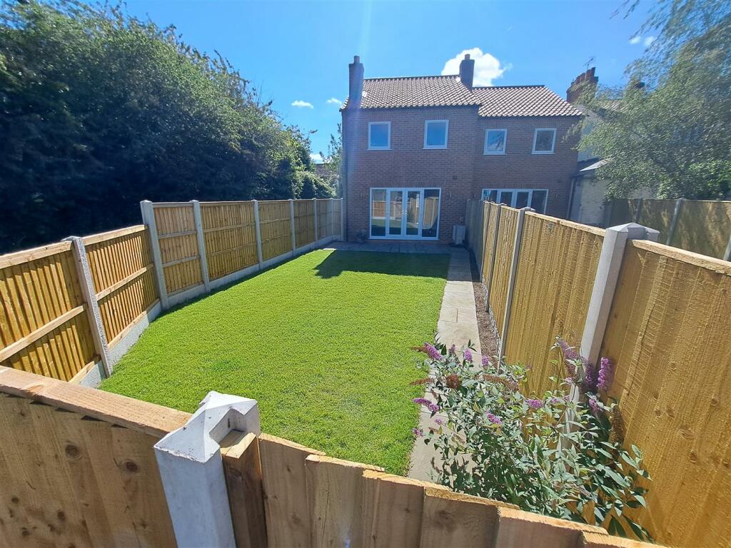 2 bedroom semidetached house for sale in Front Street, Middleton On