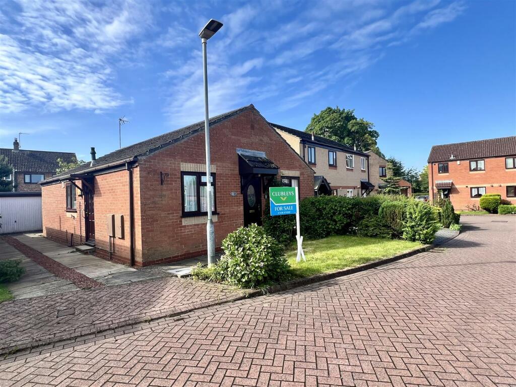 3 bedroom detached bungalow for sale in Lambert Close, Market Weighton
