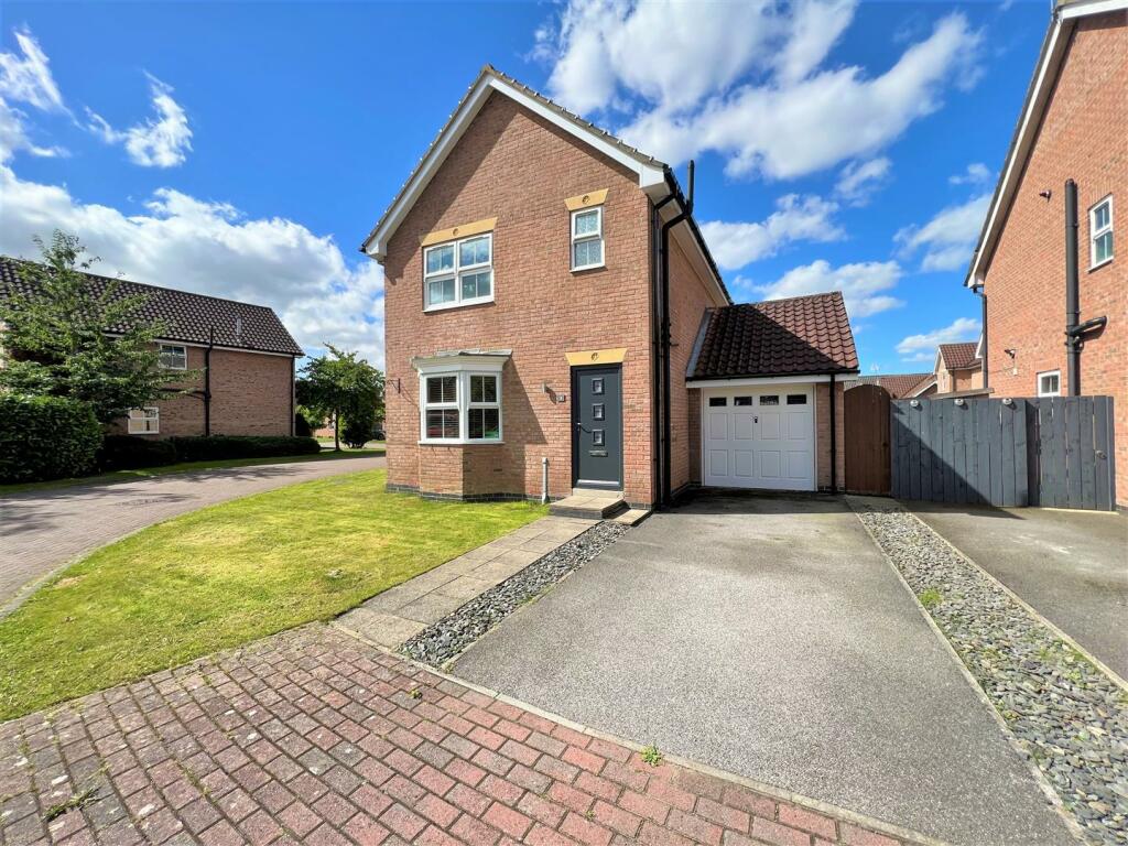 3 bedroom detached house for sale in Fair View Close, Gilberdyke