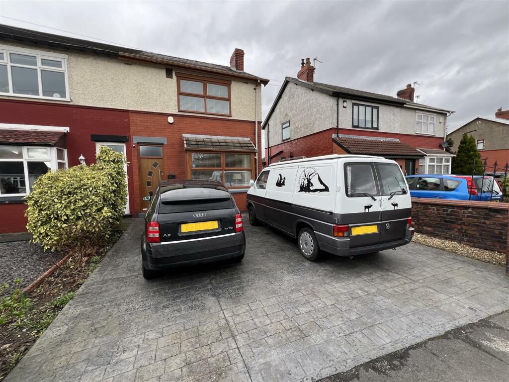 3 bedroom semidetached house for sale in Gorsey Lane, St Helens, WA9