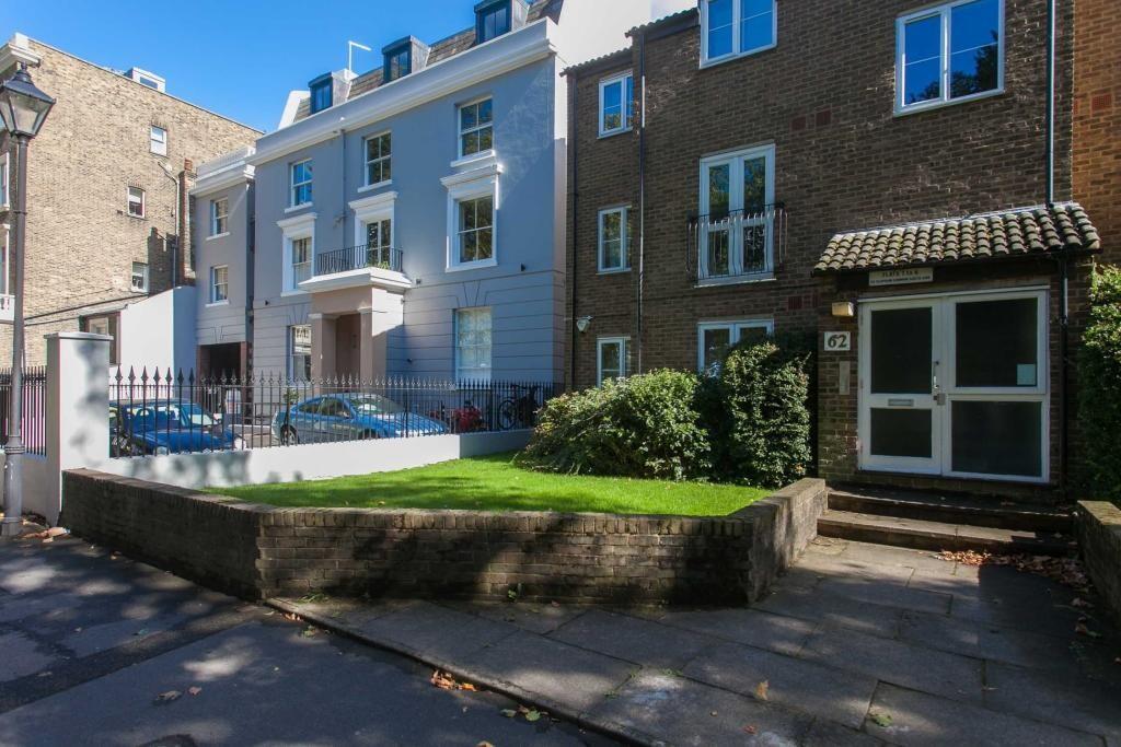 Main image of property: Clapham Common Southside, SW4