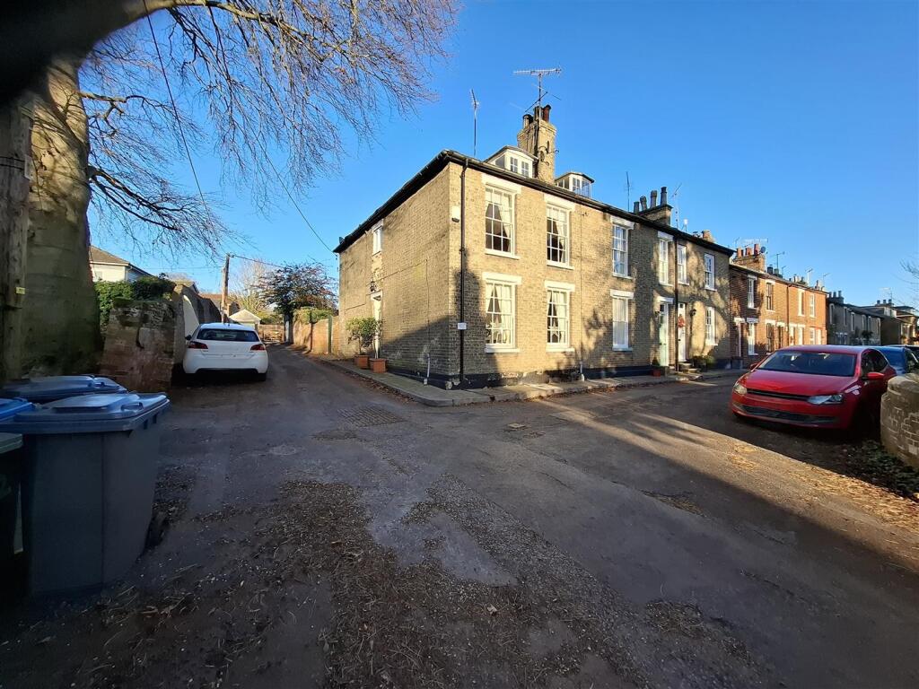 Main image of property: Woodbridge