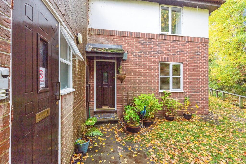 Main image of property: Oat Close, Aylesbury