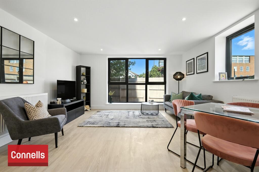 Main image of property: New Street, Aylesbury