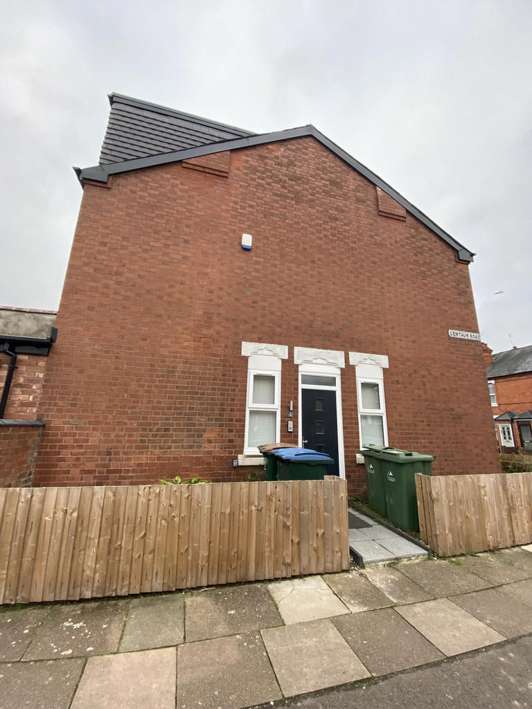 6 bedroom end of terrace house for sale in Centaur Road, Coventry, CV5