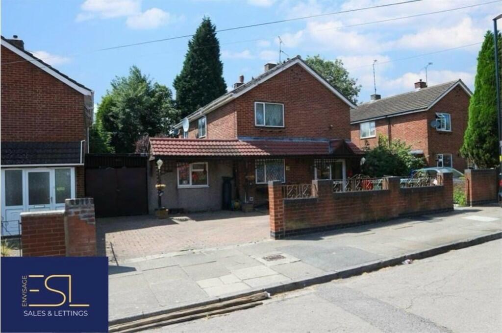 4 bedroom detached house for sale in Large Detached Property-Sycamore Road, Coventry, CV2