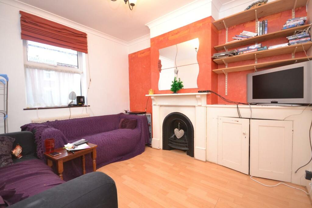 4 bedroom terraced house for sale in Hatherley Road, Reading, RG1