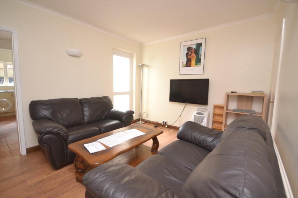 Main image of property: Pitcroft Avenue, Reading