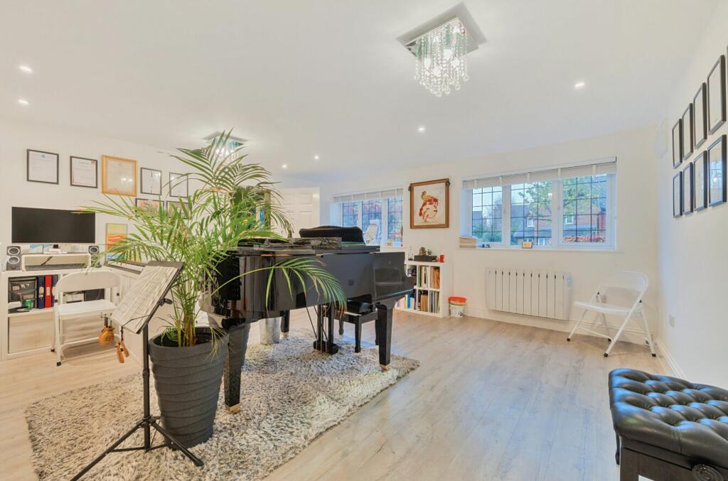 Additional property image - Hunters Mews, Fontwell, BN18