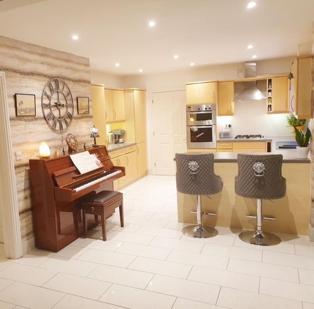 Additional property image - Hunters Mews, Fontwell, BN18