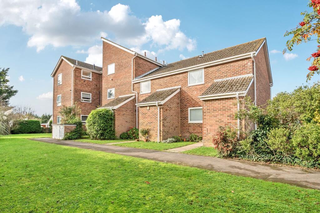 Main image of property: Chatsworth Road, Chichester, PO19