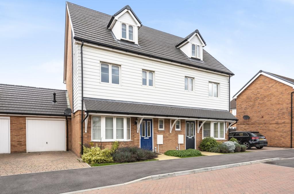 4 bedroom semidetached house for sale in Navigation Drive, Yapton, BN18