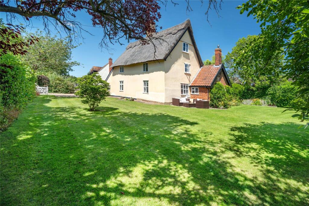 5 bedroom detached house for sale in Onehouse, Stowmarket, Suffolk, IP14