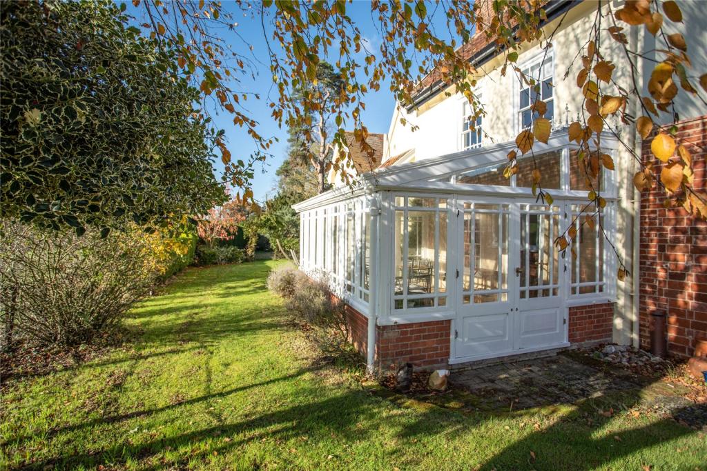 6 bedroom detached house for sale in Westerfield, Nr Ipswich, Suffolk, IP6