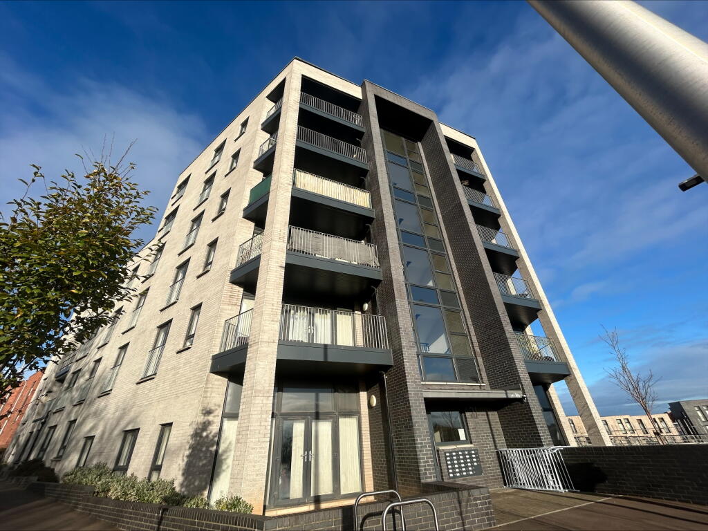 Main image of property: Flat 15, 21 Greendykes Road, Edinburgh