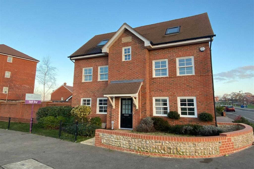 Main image of property: Newlands Avenue, Waterlooville, PO7