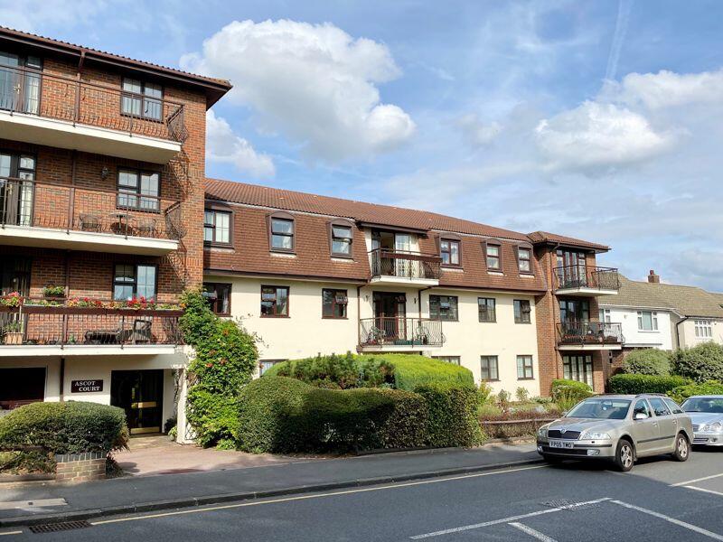 2 bedroom flat for sale in Parkhill Road, Bexley, DA5