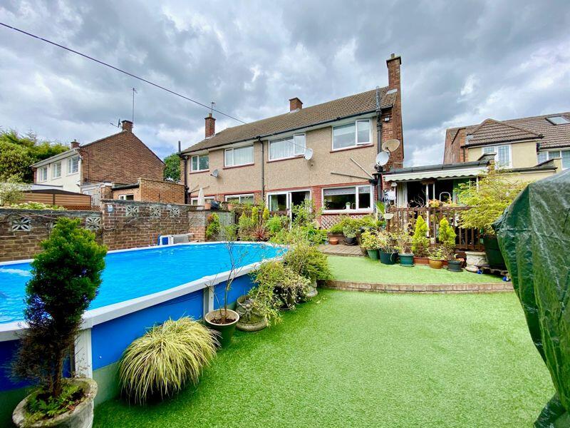 3 bedroom semidetached house for sale in Chalet Close, Bexley, DA5