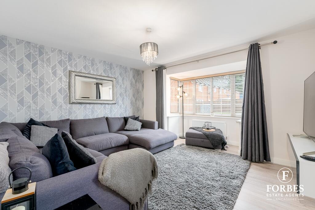 4 bedroom detached house for sale in Rosebay Gardens, Higher Walton