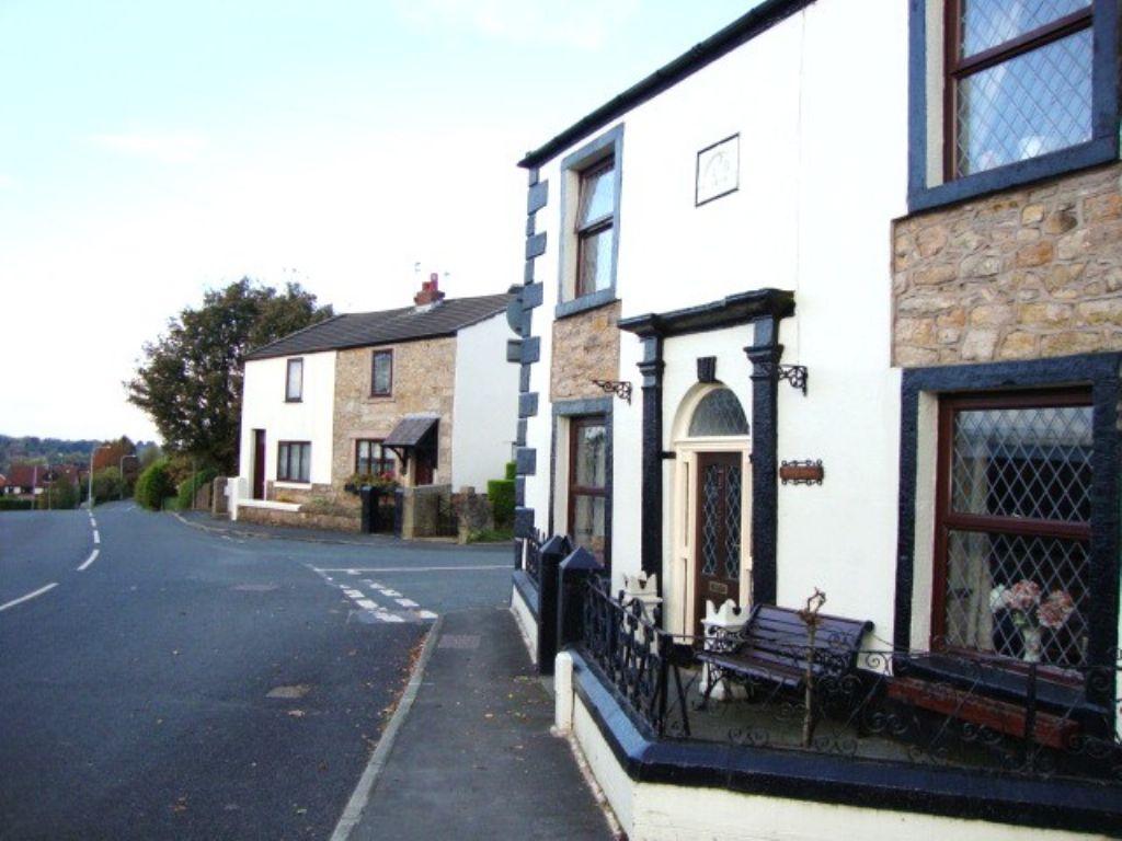 2 bedroom cottage for rent in Chorley Old Road, WhittleleWoods, Nr