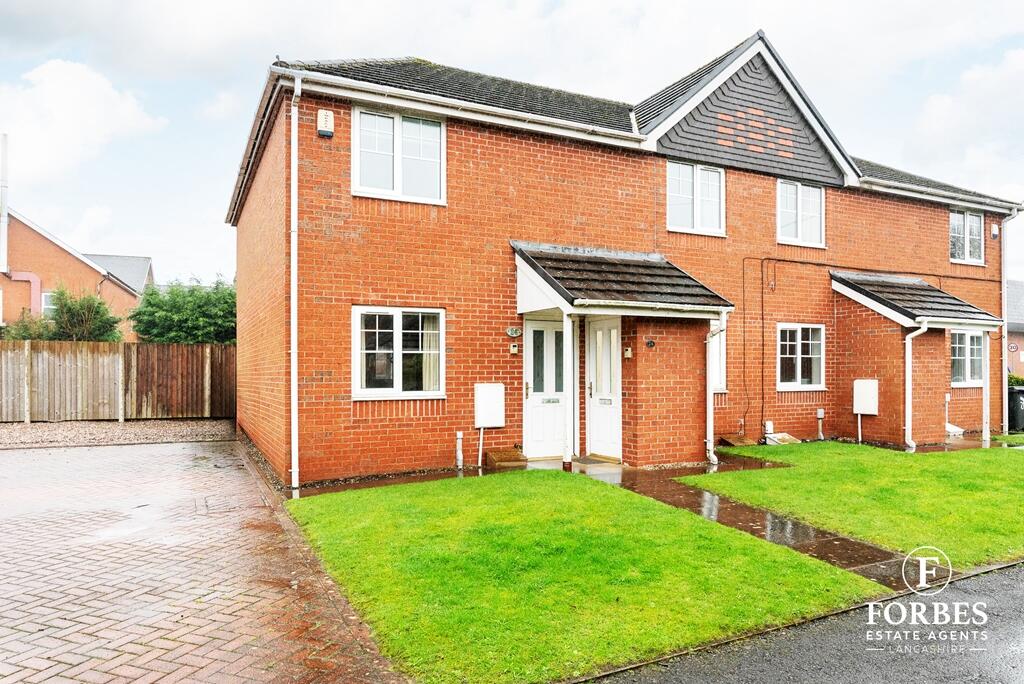 2 bedroom ground floor flat for sale in Spring Gardens, Leyland, PR25