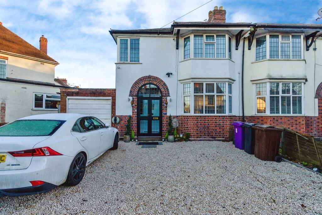 3 bedroom semidetached house for sale in Prestwood Road West