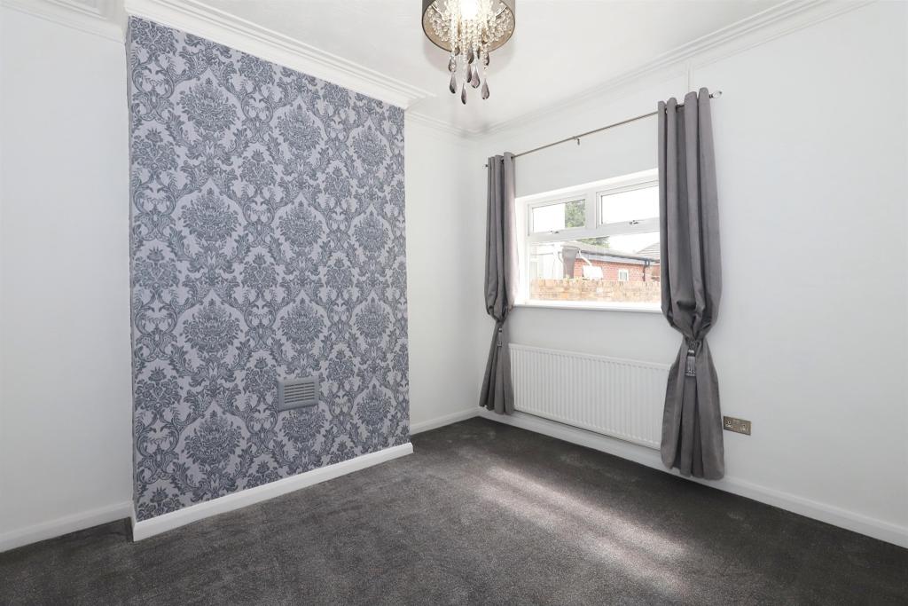 4 bedroom semidetached house for sale in Wellington Road, Bilston, WV14