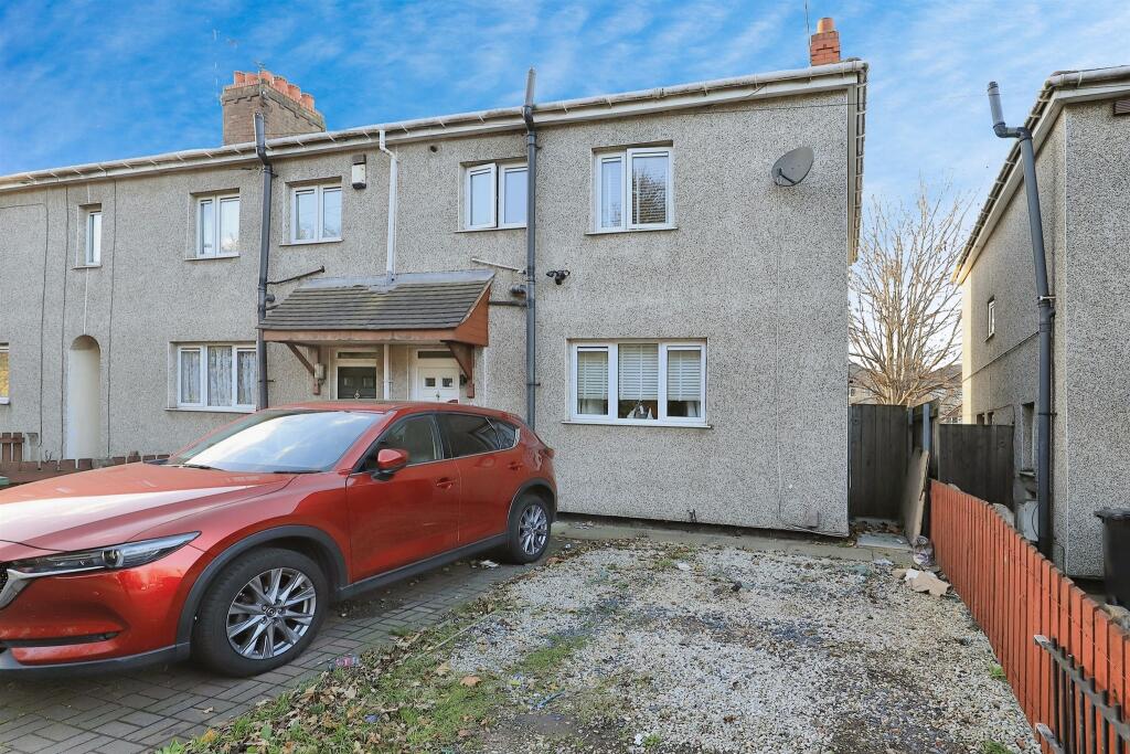 2 bedroom end of terrace house for sale in Lunt Road, BILSTON, WV14