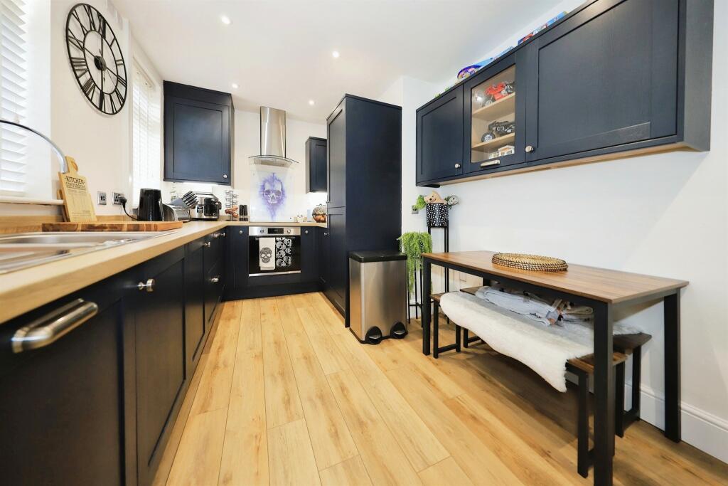 2 bedroom end of terrace house for sale in Lunt Road, BILSTON, WV14