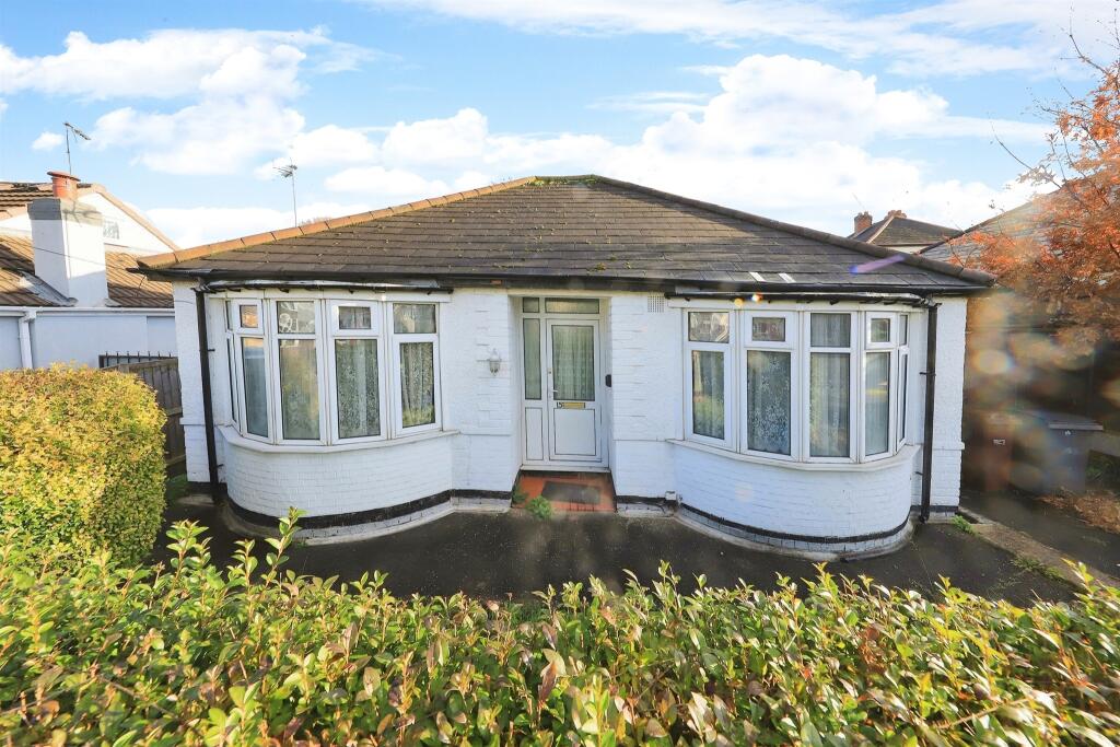 2 bedroom detached bungalow for sale in Hadley Road, Bilston, WV14