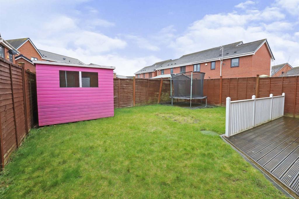 4 bedroom semidetached house for sale in Mullion Drive, BILSTON, WV14