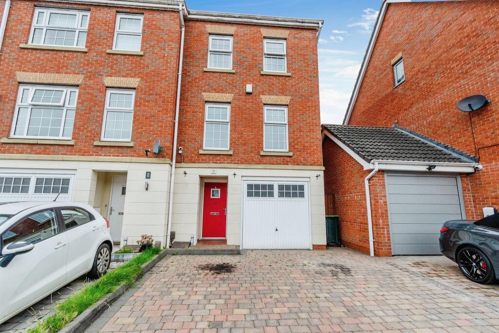 3 bedroom end of terrace house for sale in Melia Drive, WEDNESBURY, WS10