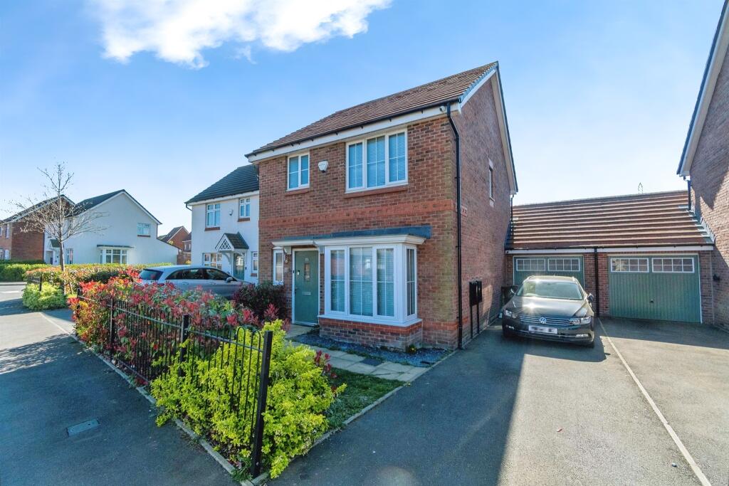 3 bedroom detached house