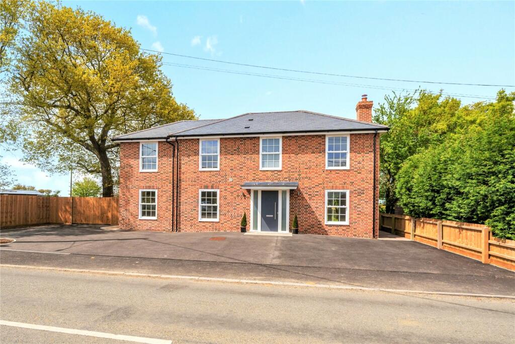 4 bedroom detached house for sale in Saxham Street, Stowupland