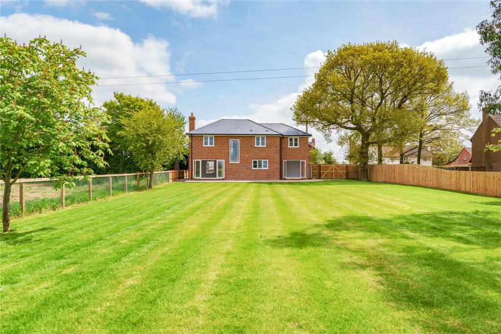4 bedroom detached house for sale in Saxham Street, Stowupland