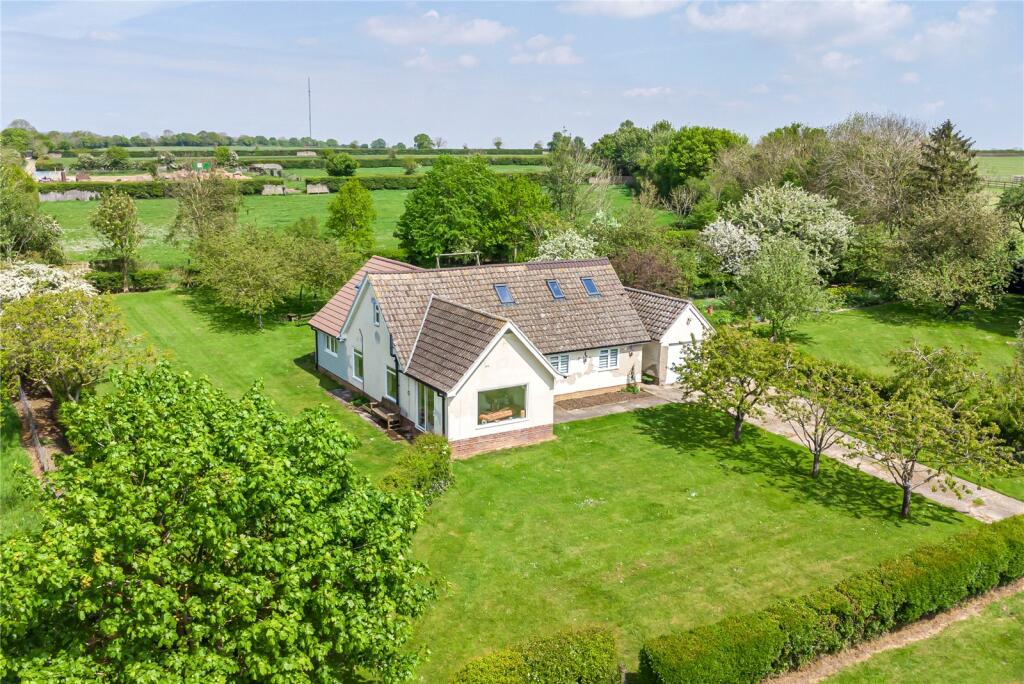 4 bedroom detached house for sale in Baxters Green, Wickhambrook