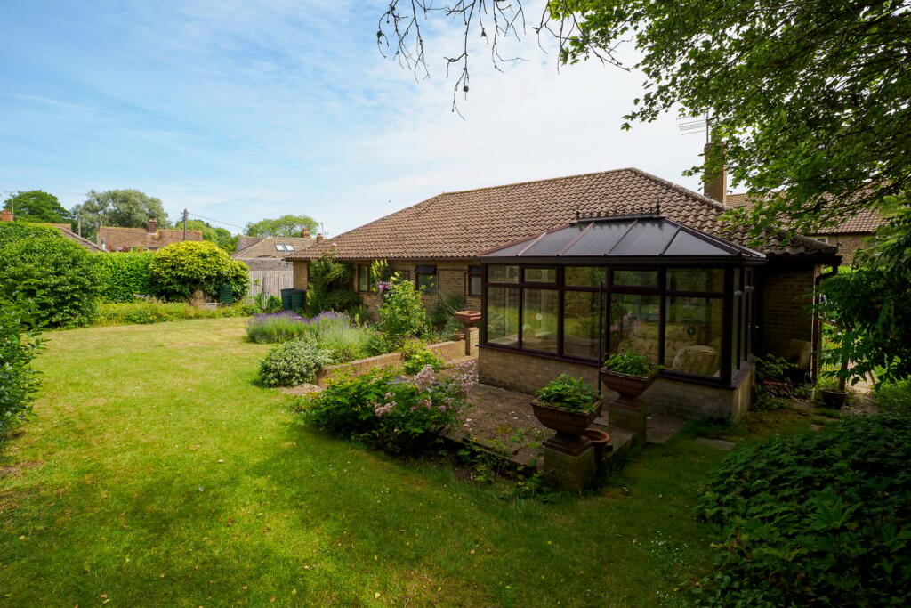 3 bedroom detached bungalow for sale in Springside Lane, Lyminge