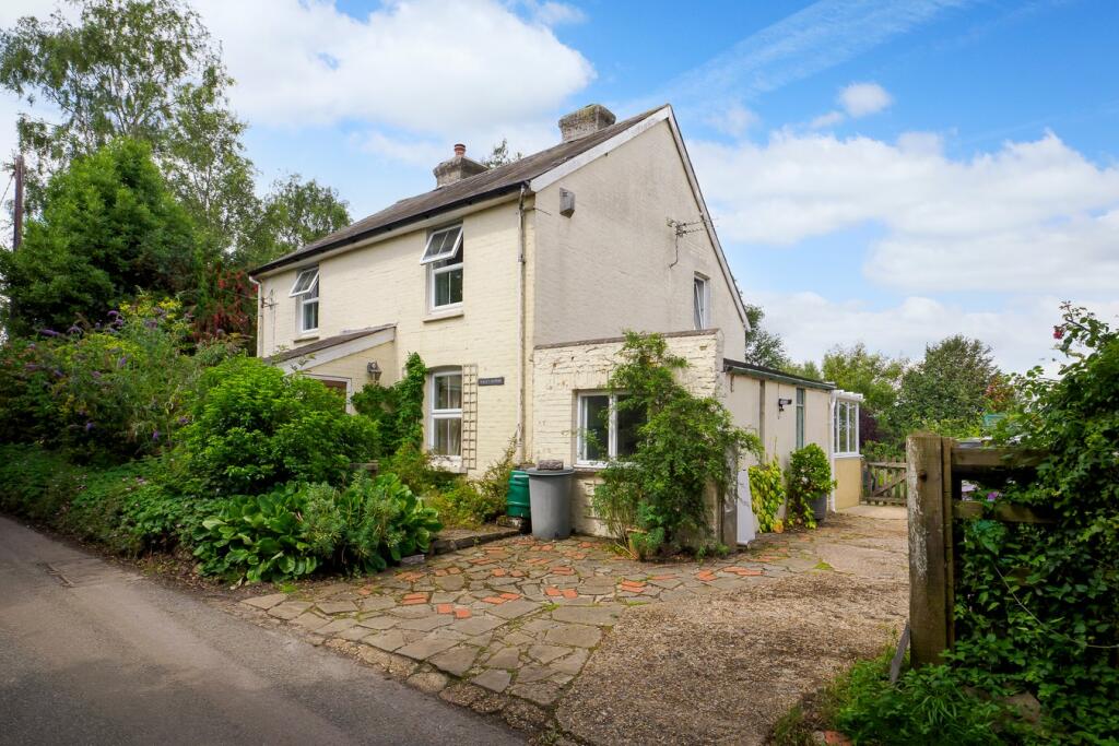 4 bedroom detached house for sale in Brady Road, Lyminge, Folkestone, CT18