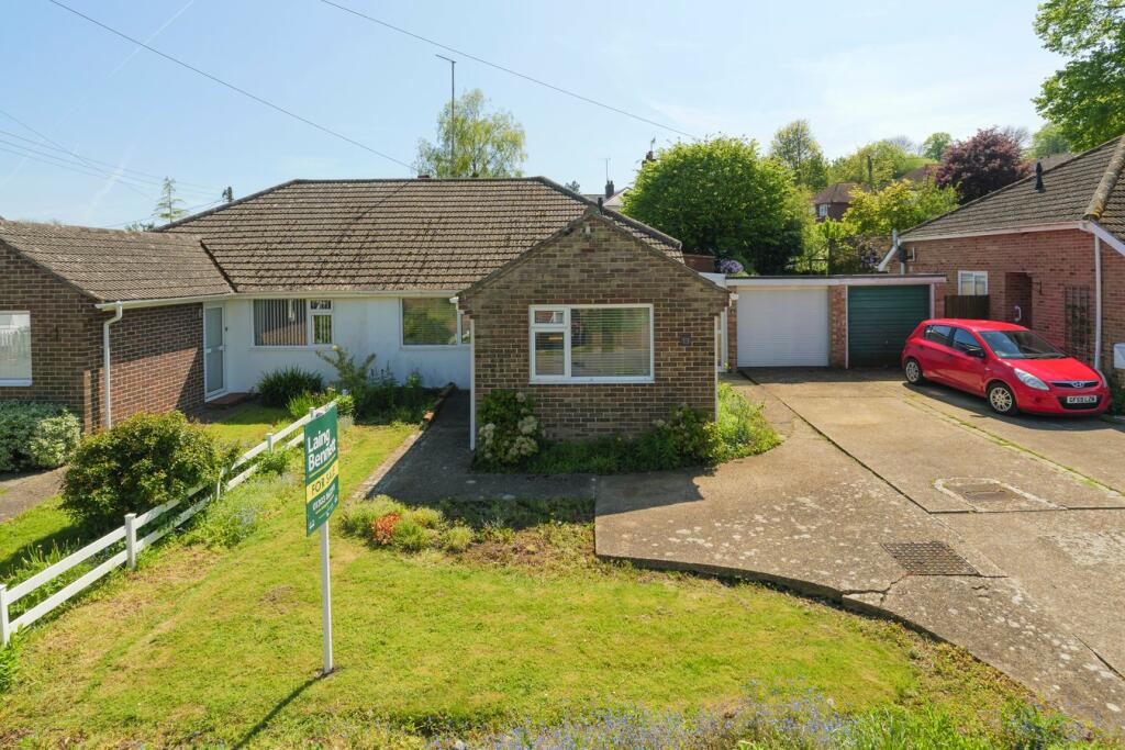2 bedroom semidetached bungalow for sale in Mayfield Road, Lyminge
